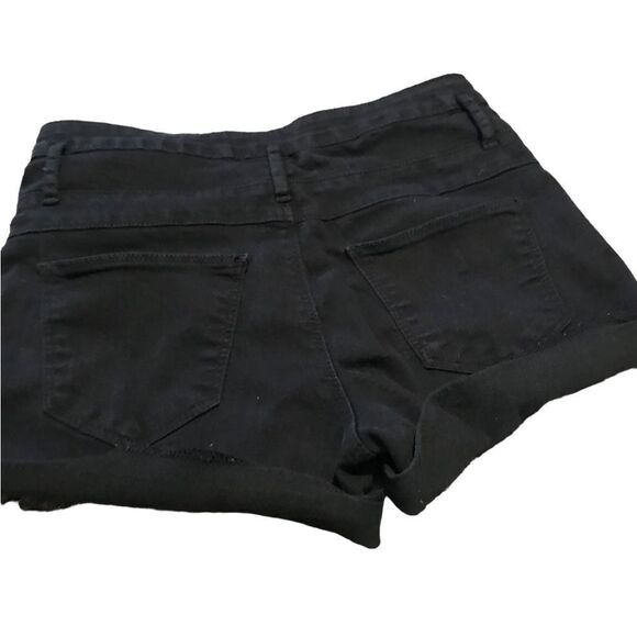 Refuge size 6 black denim shorts excellent condition - Picture 2 of 3